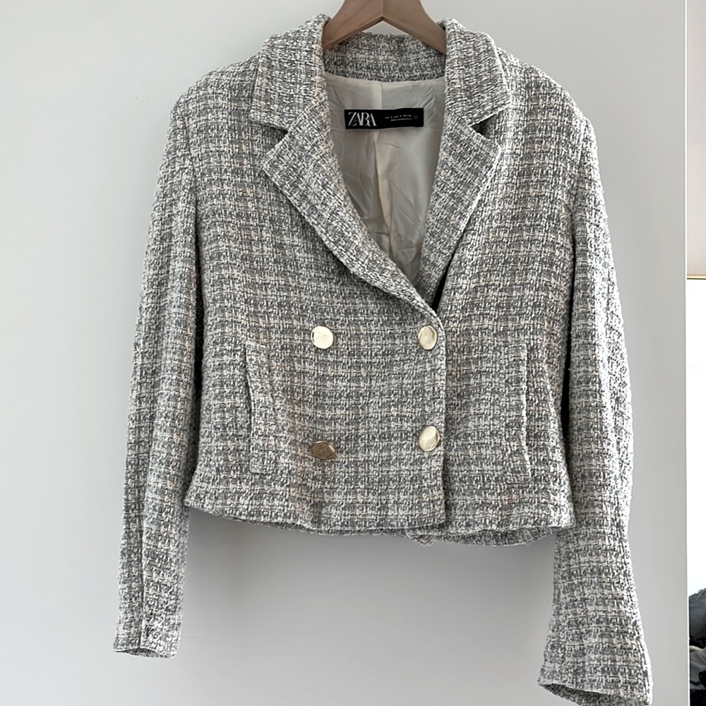 Zara Gray white boucle tweed button over crop blazer